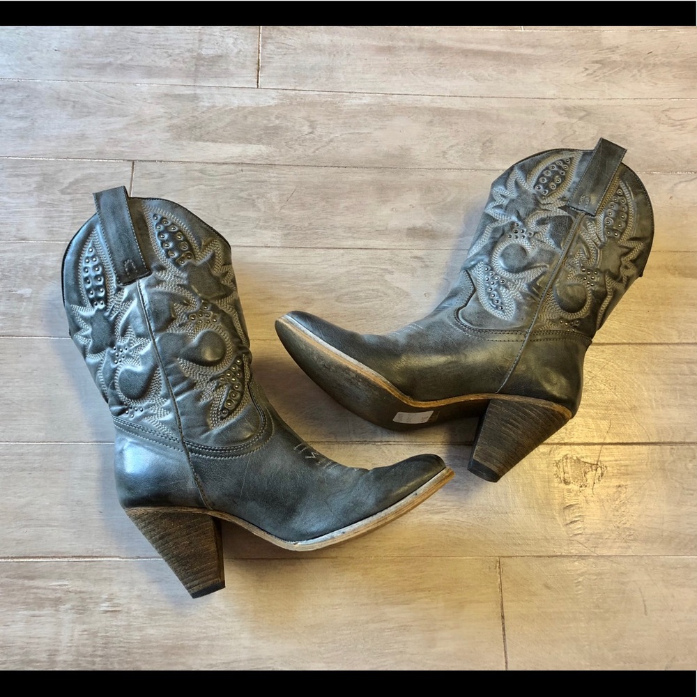 VERY VOLATILE BLUE/GREY BEJEWELED COWGIRL BOOTS